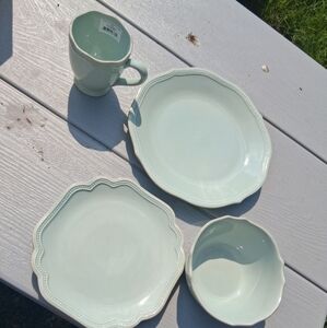 lenox french perle ice blue Bead. 4 Pc Place Setting New In Box